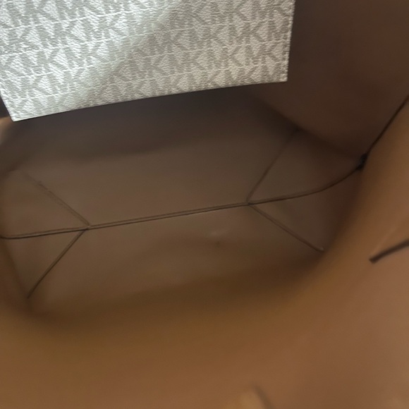 Michael Kors Tan and Cream Tote Bag - Picture 3 of 5